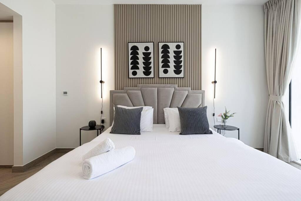 Chic 2 Bed Near Trade Centre With 5 Star Amenities Apartment ดูไบ ภายนอก รูปภาพ